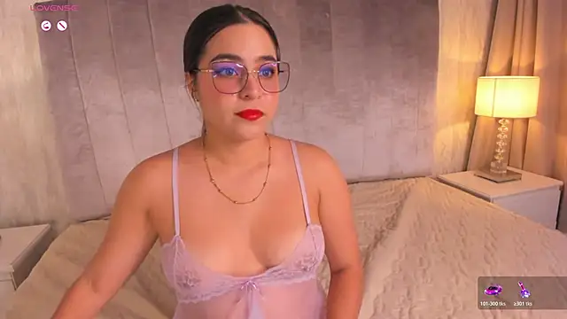 Melanie hillz online show from April 23, 2026, 8:33 pm