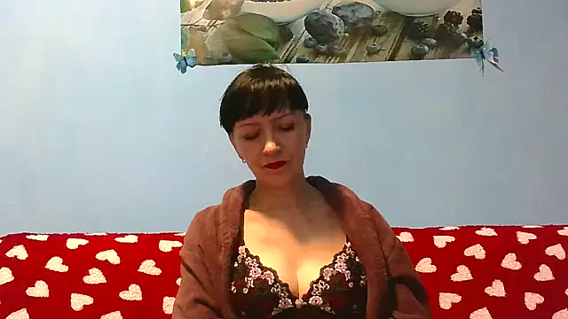 IffetLove42 online show from April 24, 2026, 6:32 pm