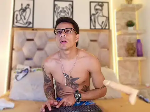 Andrew Haalls online show from November 18, 2025, 8:46 pm