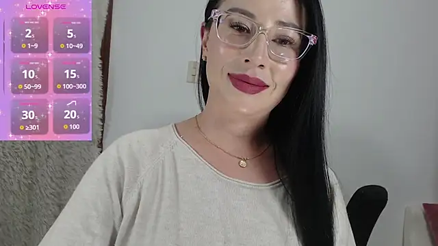 Snapshot of Emma_Hotkiss chatting on July 9, 2026, 10:14 pm Emma Hotkiss online show from July 9, 2026, 10:14 pm
