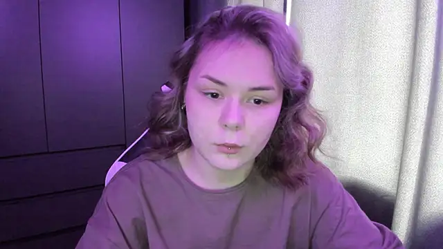 sophia lix online show from December 19, 2025, 5:25 am