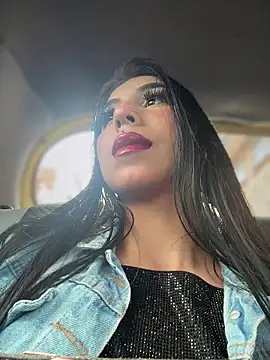 anny  18 online show from November 26, 2025, 9:38 pm