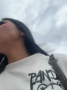 anny  18 online show from December 4, 2025, 9:23 pm