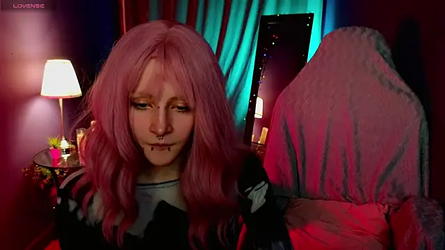 Snapshot of karkadeshk chatting on April 1, 2026, 8:39 pm karkadeshk online show from April 1, 2026, 8:39 pm