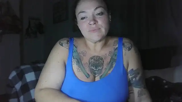 BartenderSteph online show from November 4, 2025, 7:51 am