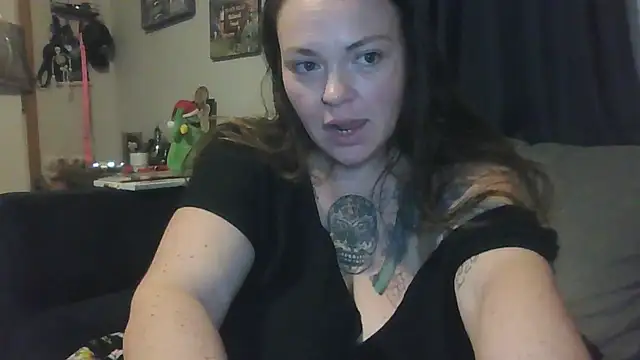 BartenderSteph online show from November 13, 2025, 5:06 am