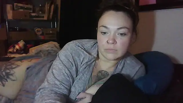 BartenderSteph online show from December 3, 2025, 5:04 am