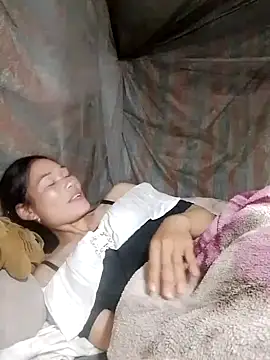 doggy-00 online show from November 5, 2025, 1:33 pm