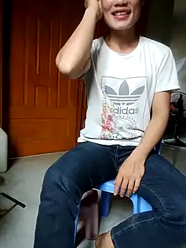 doggy-00 online show from April 20, 2026, 7:22 am