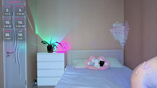 pawsclawss online show from April 22, 2026, 5:54 am