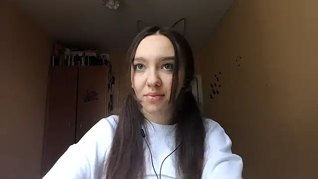 Kimixoo online show from November 8, 2025, 9:53 am