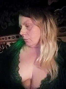 Lana-murr online show from April 18, 2026, 4:44 pm