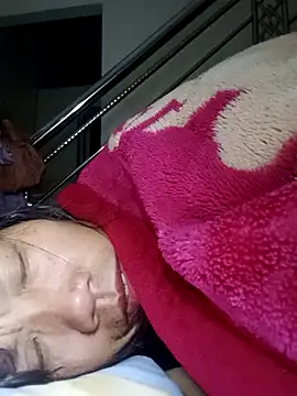 bella-la online show from December 18, 2025, 10:27 pm