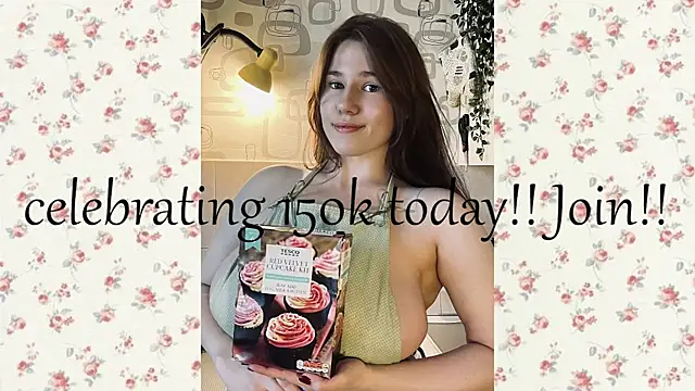 Snapshot of girl_u_never_met chatting on July 19, 2026, 5:49 pm girl u never met online show from July 19, 2026, 5:49 pm