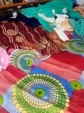 hot couple 000 online show from February 16, 2026, 4:14 pm