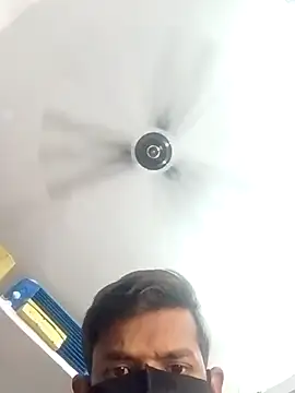 hot couple 000 online show from March 4, 2026, 5:19 pm