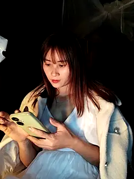 Snapshot of Em_xinh01 chatting on February 8, 2026, 5:44 am Em xinh01 online show from February 8, 2026, 5:44 am