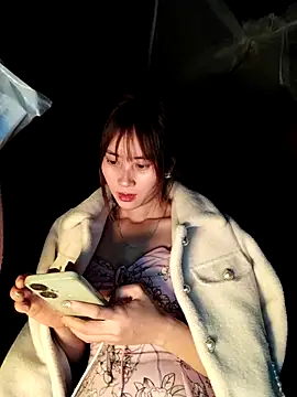 Snapshot of Em_xinh01 chatting on February 8, 2026, 5:49 pm Em xinh01 online show from February 8, 2026, 5:49 pm