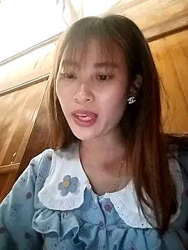 Snapshot of Em_xinh01 chatting on March 2, 2026, 5:08 am Em xinh01 online show from March 2, 2026, 5:08 am