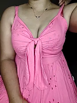 shreyareddy99 online show from April 18, 2026, 4:55 pm