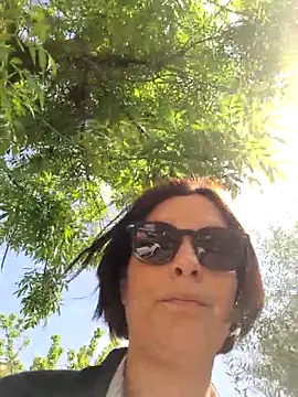 Piediniecollant online show from April 16, 2026, 10:27 am