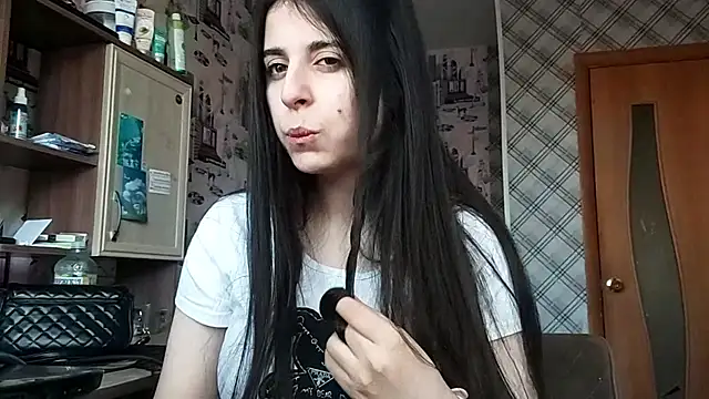 Lina rix online show from December 5, 2025, 3:04 am