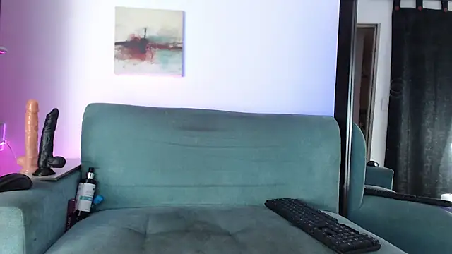 evelinmartinez online show from February 10, 2026, 7:51 pm