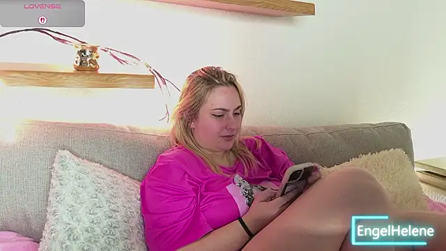 EngelHelene online show from March 9, 2026, 8:57 pm