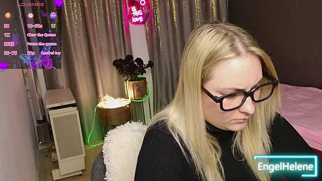 EngelHelene online show from March 13, 2026, 1:51 pm