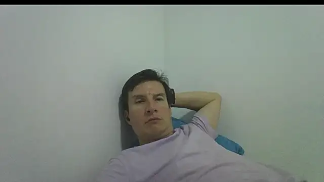 carliesexyman online show from November 6, 2025, 2:56 am