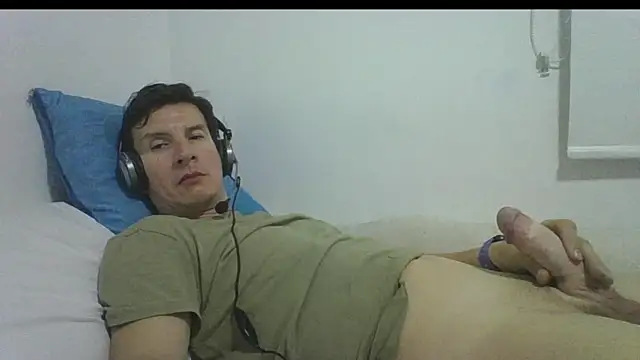 carliesexyman online show from November 17, 2025, 6:30 am