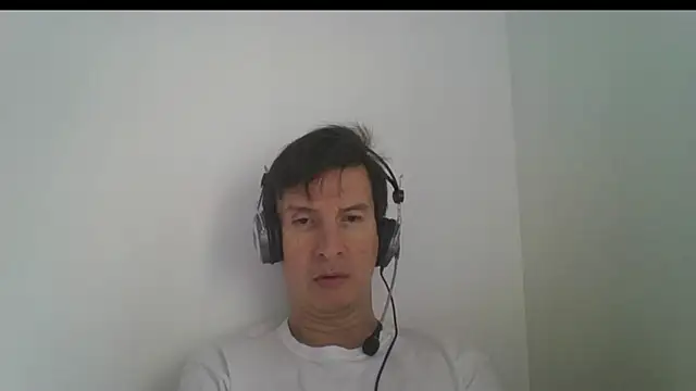 carliesexyman online show from November 18, 2025, 2:32 pm