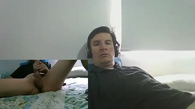 carliesexyman online show from November 30, 2025, 8:24 pm