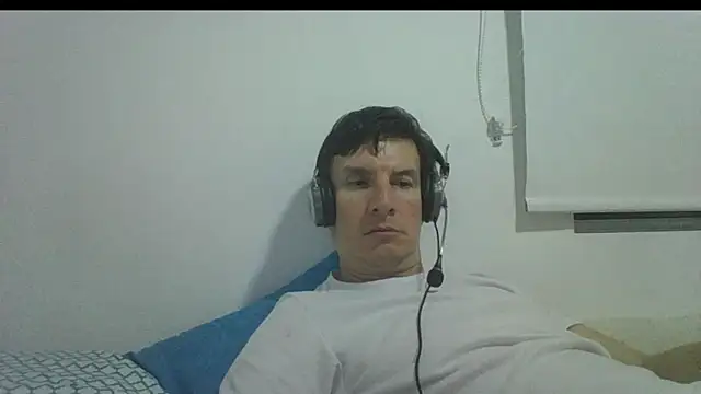 carliesexyman online show from December 1, 2025, 8:30 am