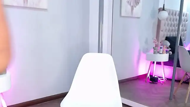 Afrika Evanss online show from November 8, 2025, 11:32 am