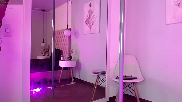 Afrika Evanss online show from November 22, 2025, 12:15 pm