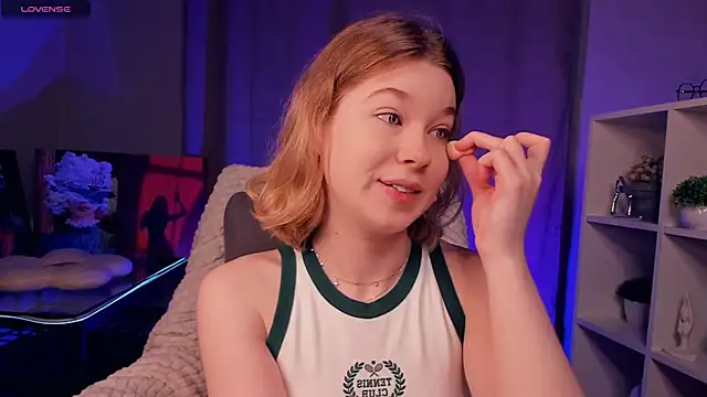 NicoletteTegeler online show from November 6, 2025, 6:47 am