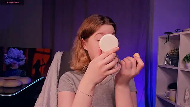 NicoletteTegeler online show from November 16, 2025, 7:14 am