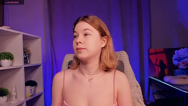 NicoletteTegeler online show from November 22, 2025, 7:51 am