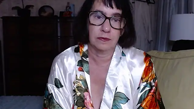 BigbustedBrenda online show from November 22, 2025, 4:50 pm