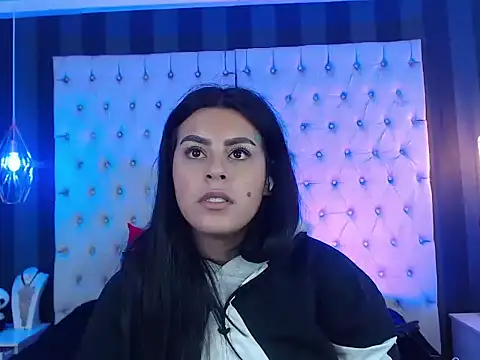 Camile Petite online show from November 14, 2025, 7:34 pm