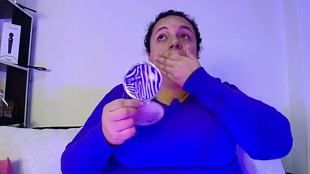 Natasha Amber online show from November 10, 2025, 1:43 pm