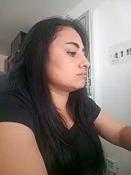 solandrea online show from October 28, 2025, 4:31 pm