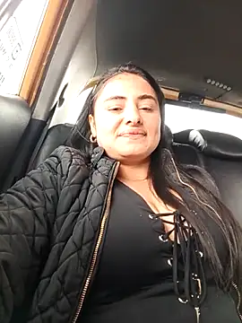 solandrea online show from November 5, 2025, 8:20 pm