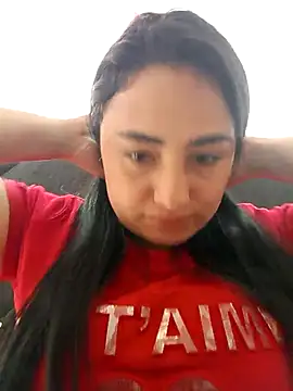 solandrea online show from November 6, 2025, 3:46 pm