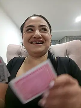 solandrea online show from November 13, 2025, 11:58 pm