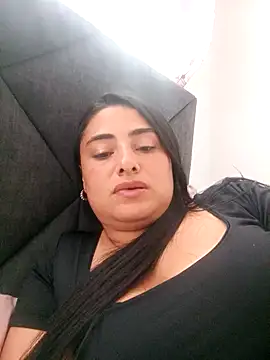 solandrea online show from December 2, 2025, 7:20 pm