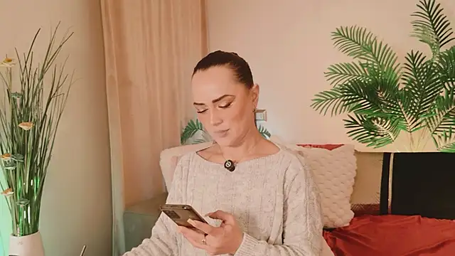 SiennaRosse online show from February 25, 2026, 9:46 pm