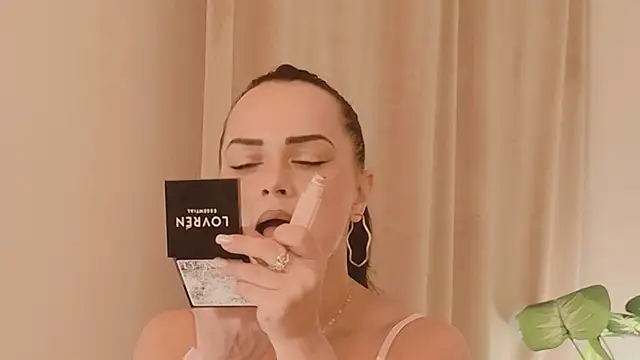 SiennaRosse online show from April 10, 2026, 8:13 pm