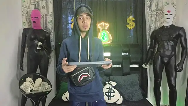 Latin Duo13 online show from November 28, 2025, 7:27 pm